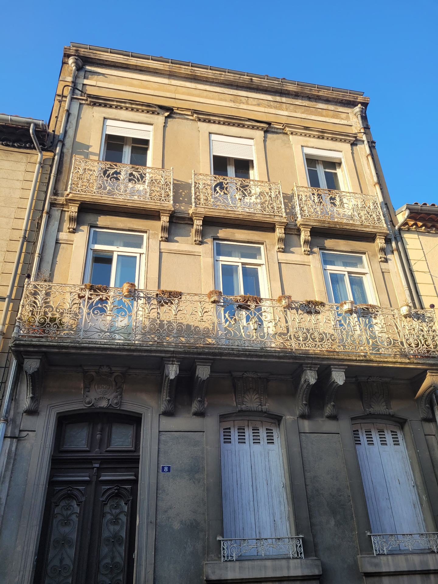 Façade de la Résidence Avant-Scène à Pont-de-Larn